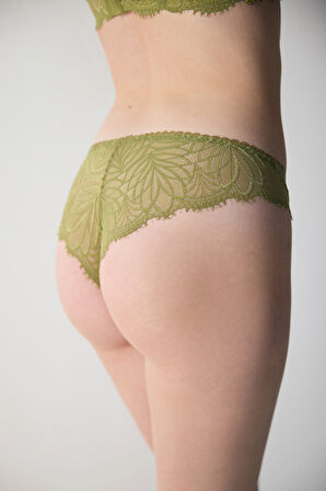 Önü Kumaş Arkası Püsküllü Dantelli Brazilian Külot