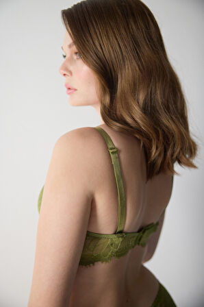 Yakası Çapraz İpli Taşlı Destekli Dantelli Sütyen