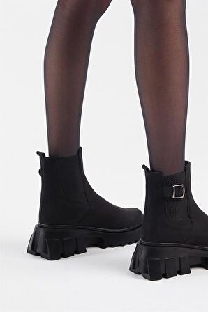 Tonny Black Kadın Siyah Süet Lastikli Tokalı Rahat Kalıp Bot