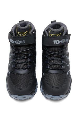 Tonny Black Çocuk Unisex Siyah Füme Rahat Kalıp Renkli Taban Bot