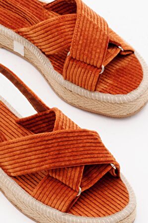 Çapraz Bantlı Bilekten Bağlamalı Hasır Triko Kadın Turuncu Sandalet TBFZLCMC060