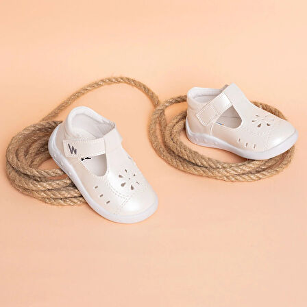 BabyWalk Sedefli Suni Deri Beyaz Sandalet Kız Bebek