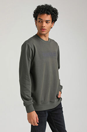 Bisiklet Yaka Haki Regular Custom Sweatshirt 23FWM60149