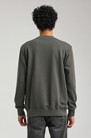 Bisiklet Yaka Haki Slim Fit Sweatshirt 23FWM60161