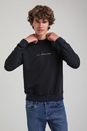 Bisiklet Yaka Lacivert Slim Fit Sweatshirt 23FWM60168