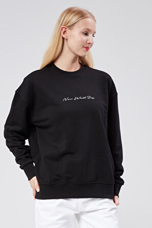 Bisiklet Yaka Kadın Siyah Slim Fit Sweatshirt 23FWW60168