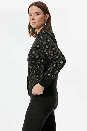İnci Düğmeli Çiçek Desenli Triko Hırka  - Siyah