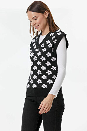 V Yaka Çiçek Motifli Triko Süveter  - Siyah