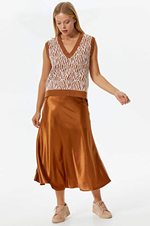 V Yaka Desenli Triko Süveter  - Kiremit