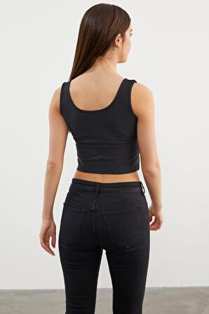Askılı Düğme Detaylı Ribana Crop Tişört - Siyah
