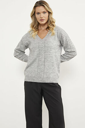 Saç Örgü Detaylı V Yaka Triko Kazak - Gri