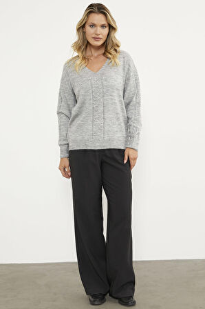 Saç Örgü Detaylı V Yaka Triko Kazak - Gri