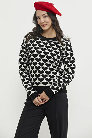 Kalp Desenli Sıfır Yaka Triko Kazak - Siyah