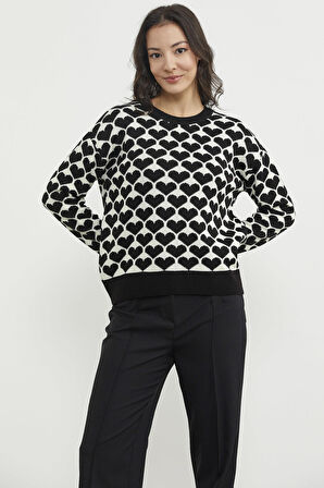 Kalp Desenli Sıfır Yaka Triko Kazak - Siyah