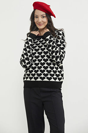 Kalp Desenli Sıfır Yaka Triko Kazak - Siyah