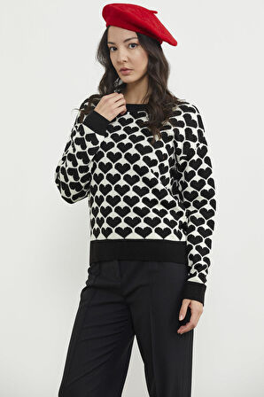 Kalp Desenli Sıfır Yaka Triko Kazak - Siyah