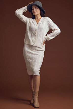 Saç Örgüsü Motifli Etekli Yünlü Triko Takım - Kemik