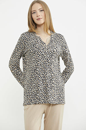 Yakası Düğmeli Leopar Kombinli Pijama Takım - Bej