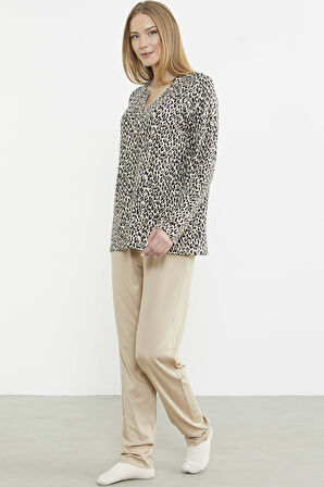 Yakası Düğmeli Leopar Kombinli Pijama Takım - Bej