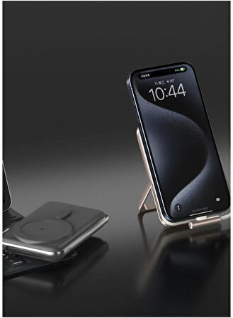 Coverzone Magsafe Uyumlu Powerbank PD20W Dahili Type-C Kablolu Dijital Göstergeli 10000 mAh Kablosuz Şarj iPhone 16 Uyumlu Güç Bankası CDB001 (Siyah)