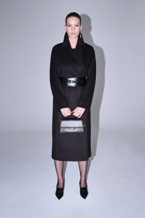 Saykı Woman Siyah Dinamik Fit Bebe Yaka Kaşmir Manto | XL