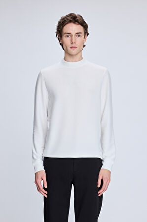 Beyaz Regular Fit Jakarlı Yarım Balıkçı Yaka Sweatshirt | L