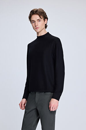 Siyah Regular Fit Jakarlı Yarım Balıkçı Yaka Sweatshirt | L