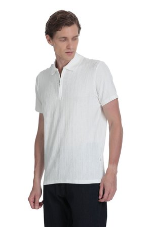Beyaz Regular Fit Fermuarlı Polo Yaka Tişört | L