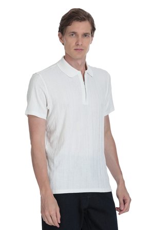 Beyaz Regular Fit Fermuarlı Polo Yaka Tişört | M
