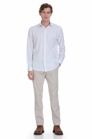 Beyaz Comfort Fit Slim Yaka Uzun Kollu Casual Gömlek | XS