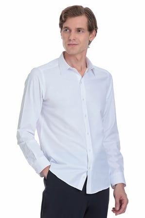 Beyaz Slim Fit Slim Yaka Pamuklu Uzun Kollu Gömlek | M