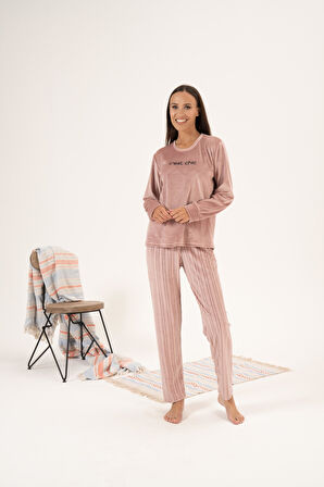 Kadın Kışlık Çizgili Kadife Pijama Takımı Pudra