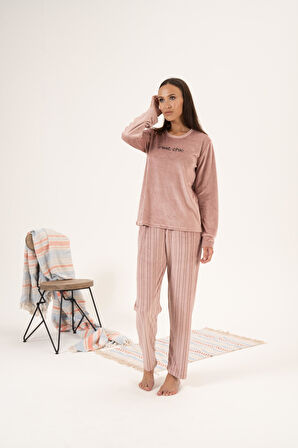 Kadın Kışlık Çizgili Kadife Pijama Takımı Pudra