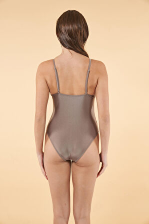 Estiva Yakası Fırfırlı İp Askılı V Yaka Mayo - Bej