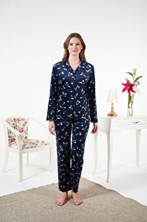 Kadın Kışlık Önden Düğmeli Kiraz Desenli Kadife Pijama Takımı Lacivert