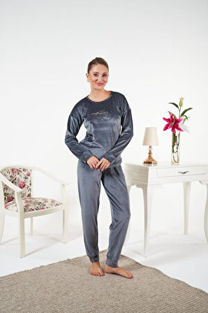 Kadın Kışlık Kadife Pijama Takımı