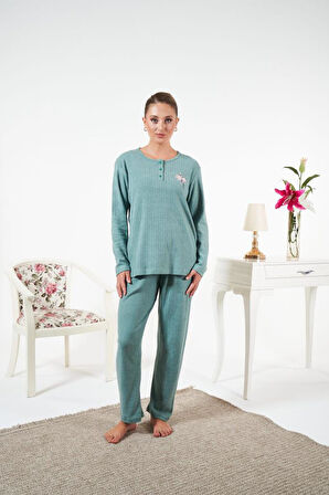 Kadın Kışlık Patlı Çiçek Motifli İnterlok Şardonlu Pijama Takımı