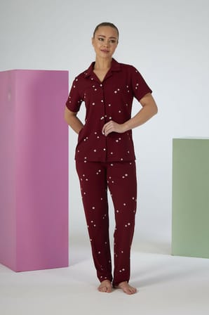 Estiva Kadın Yıldız Desenli Bordo Kısa Kollu Önden Düğmeli Soft Pijama Takımı