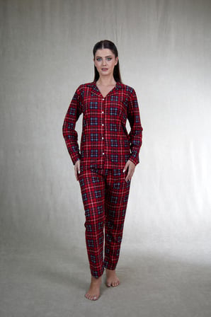 Estiva Kadın Kareli Kırmızı Önden Düğmeli Süet Pijama Takımı