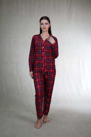 Estiva Kadın Kareli Kırmızı Önden Düğmeli Süet Pijama Takımı