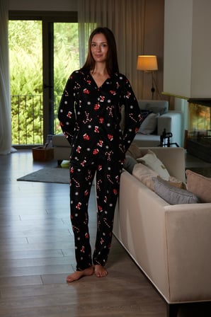 Estiva Kadın Noel Desenli Siyah Önden Düğmeli Süet Pijama Takımı