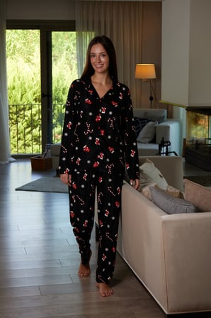 Estiva Kadın Noel Desenli Siyah Önden Düğmeli Süet Pijama Takımı