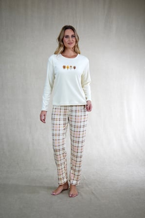 Estiva Kadın Kareli Krem Rengi Kadife Pijama Takımı