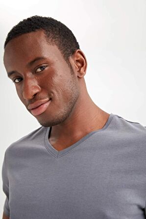 Slim Fit V Yaka Basic %100 Pamuk Tisört