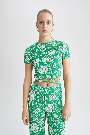 DeFacto Regular Fit Bisiklet Yaka Çiçek Desenli Bağlama Detaylı Crop Tişört X6076AZ22SPGN448