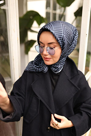 Silk Home Tivil İpek Eşarp 11447-33 Lacivert Karışık Desen