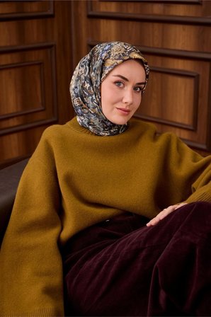 Silk Home Twill İpek Eşarp Lacivert–Yağ Yeşili Desenli Tok Duruşlu Kaymaz 90x90