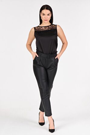 Kemerli Yüksek Bel Suni Deri Görünümlü Pantolon