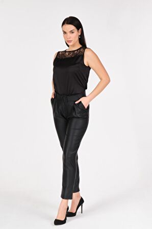 Kemerli Yüksek Bel Suni Deri Görünümlü Pantolon