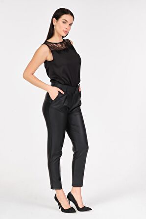 Kemerli Yüksek Bel Suni Deri Görünümlü Pantolon